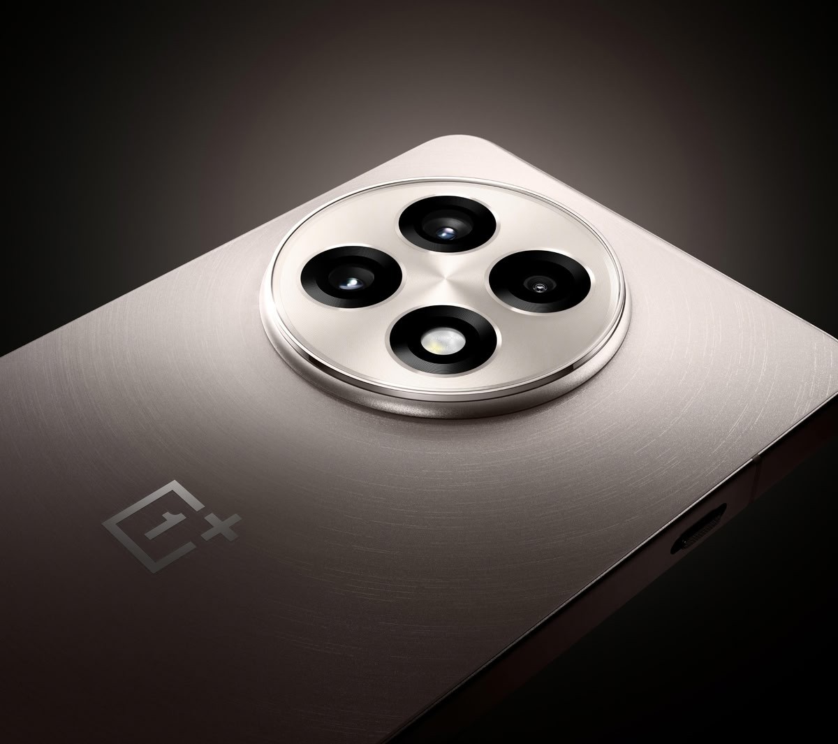 เปิดตัว OnePlus 13R เลนส์เทเลโฟโต้และประสิทธิภาพที่เพิ่มขึ้น