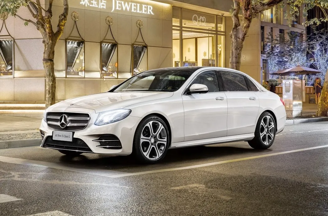 Mercedes-Benz E-Class LWB ยนตรกรรมหรูระดับพรีเมียม