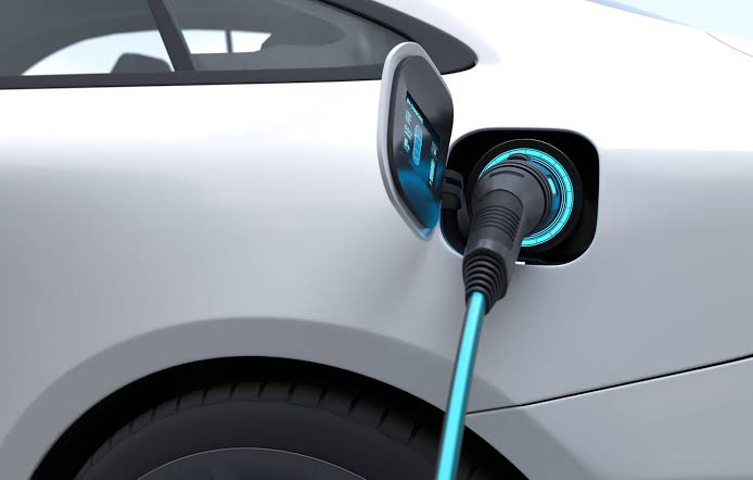 คาดการณ์การเติบโตของรถยนต์ไฟฟ้า (EV) ทั่วโลกและในประเทศไทยในปี 2025