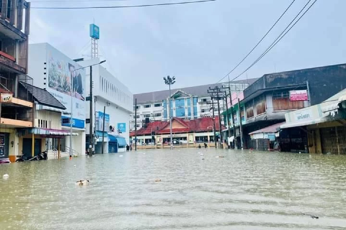 กระทรวง พม. ติดตามสถานการณ์น้ำท่วมภาคใต้ ช่วยกลุ่มเปราะบาง พร้อมจับตาน้ำไหลลงหาดใหญ่