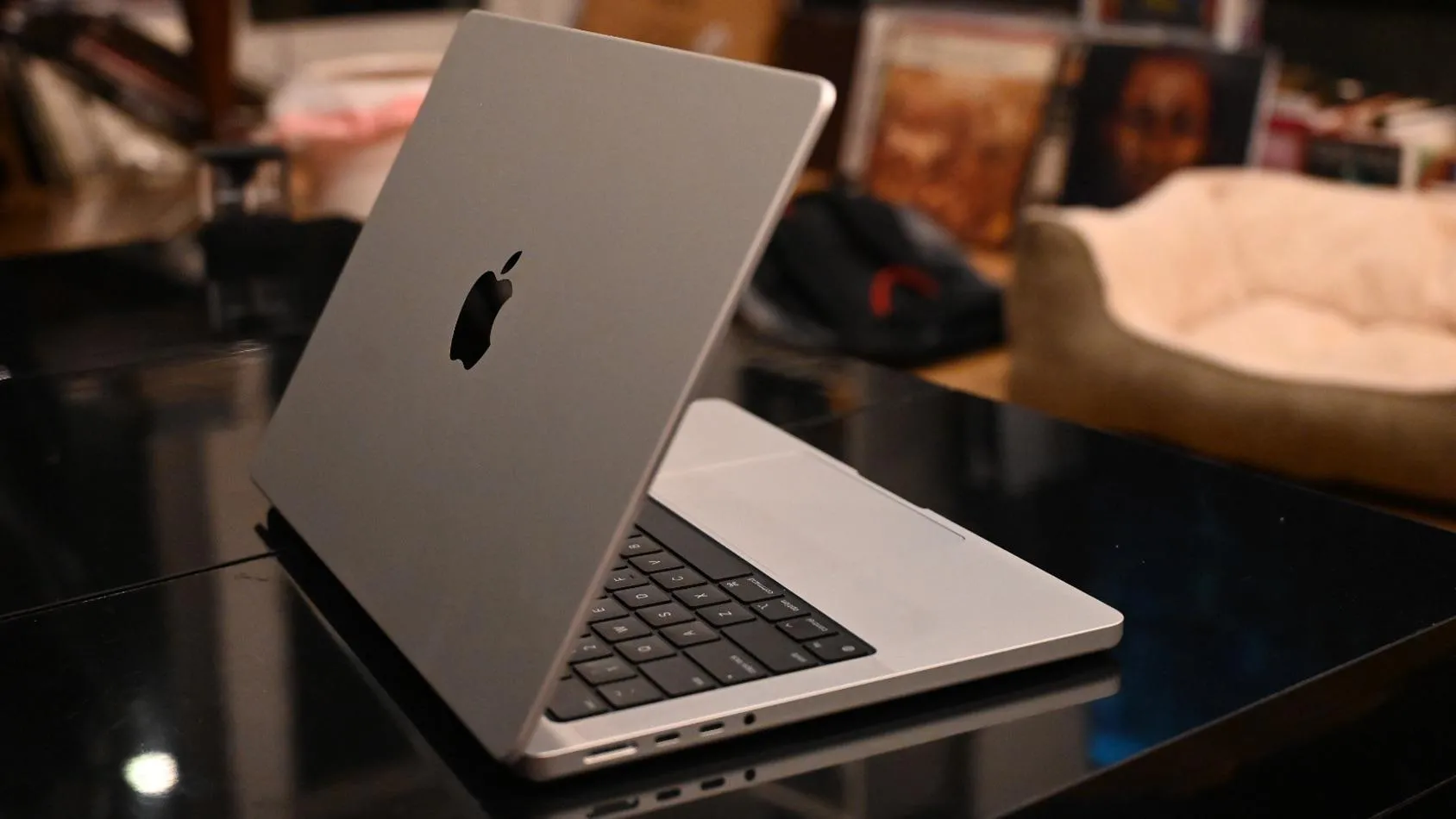 Apple เปิดตัว MacBook Pro รุ่นใหม่ ขนาด 14 นิ้วและ 16 นิ้ว พร้อมชิป M4 และฟีเจอร์กล้อง 12MP