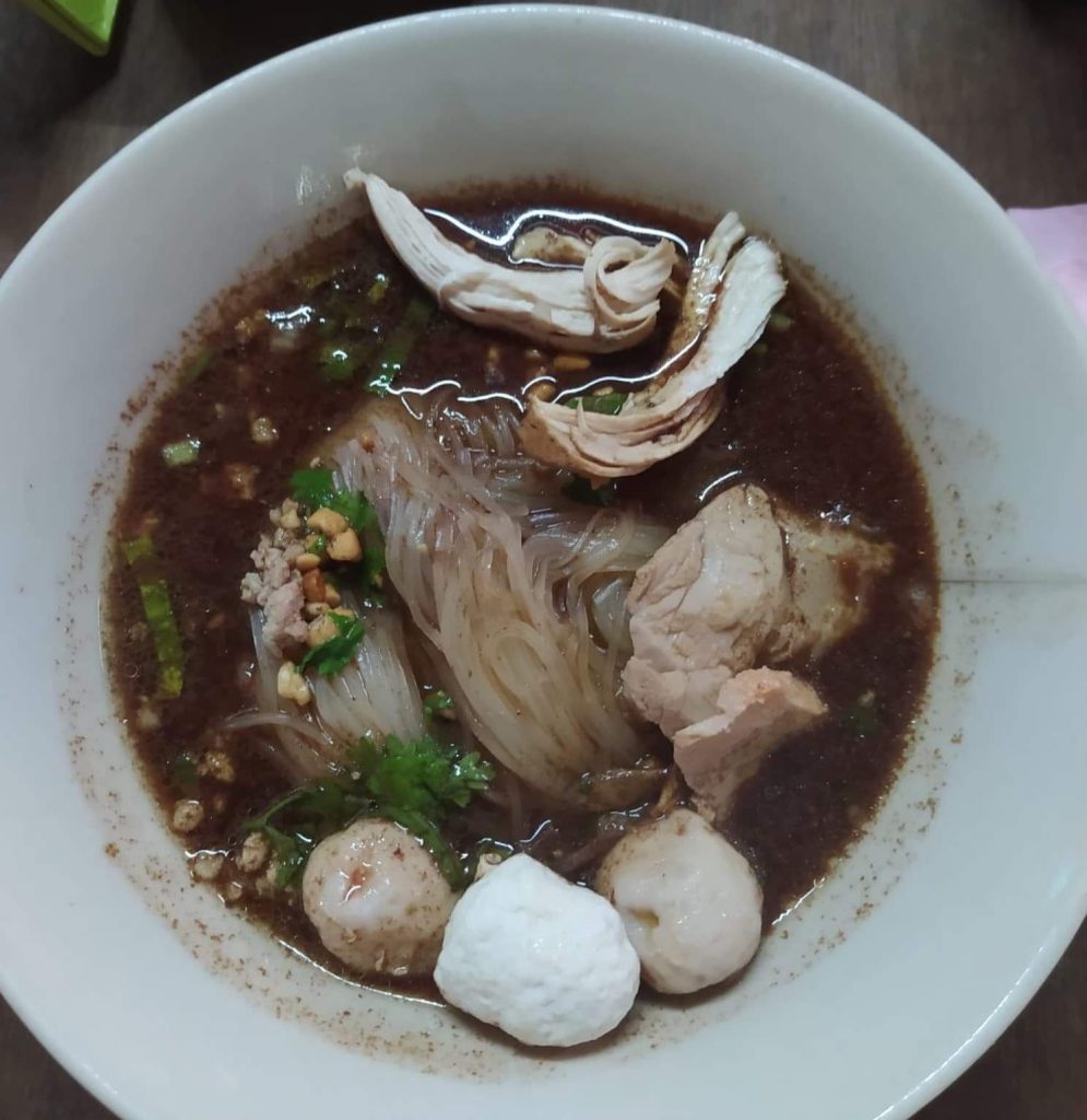 ก๋วยเตี๋ยวหมูน้ำตก