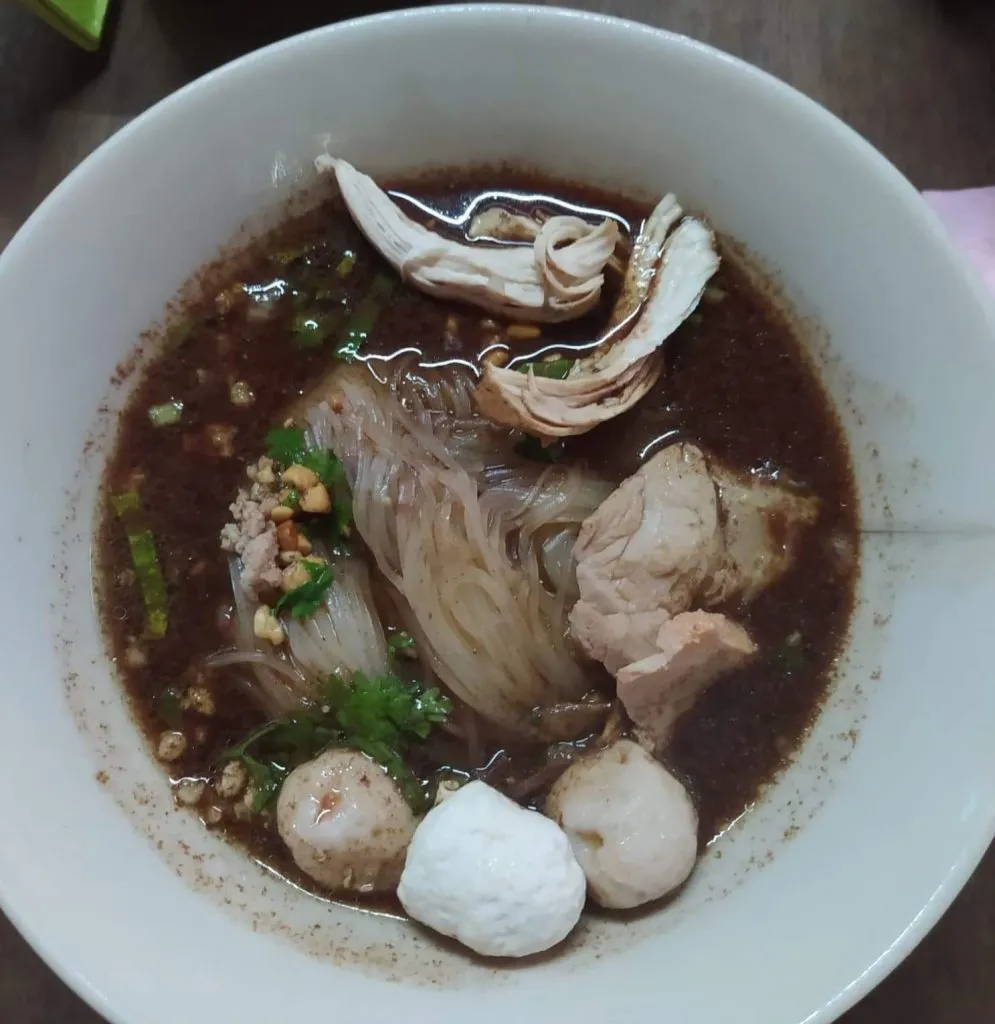 ก๋วยเตี๋ยวหมูน้ำตก